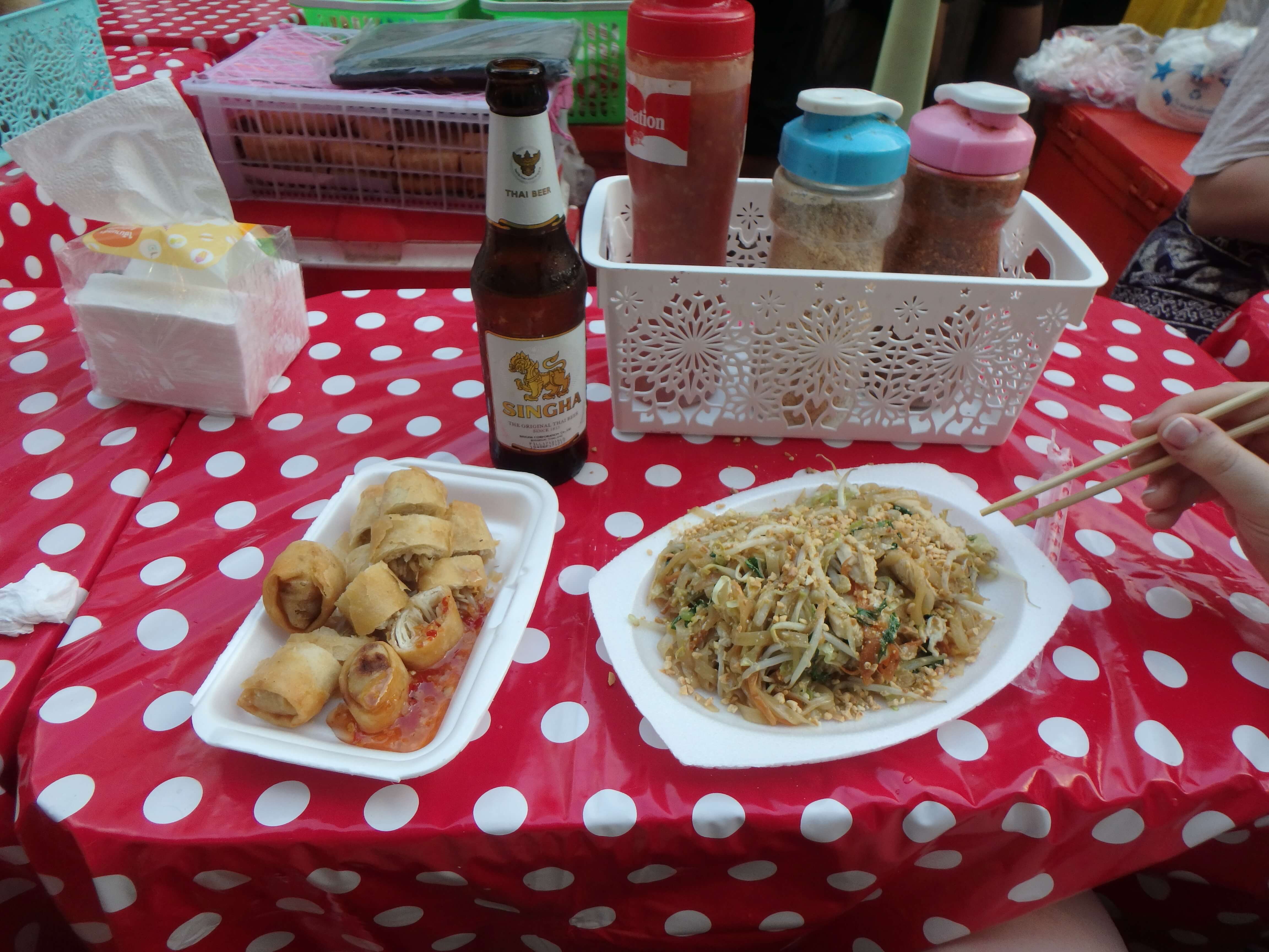 Bangkok - spring rolls et pad thai, Khao San Road