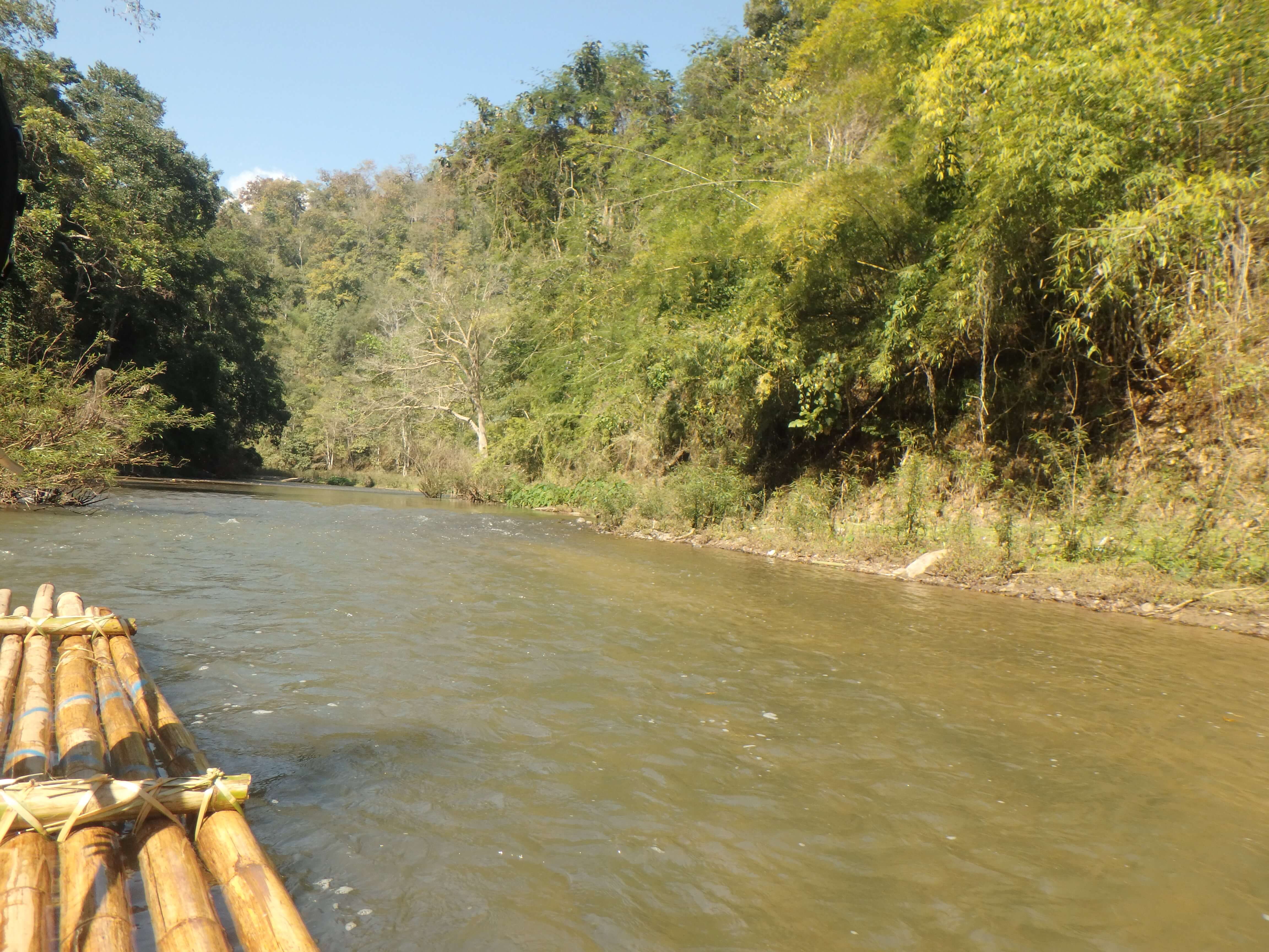 Trekking Thailande - bamboo rafting