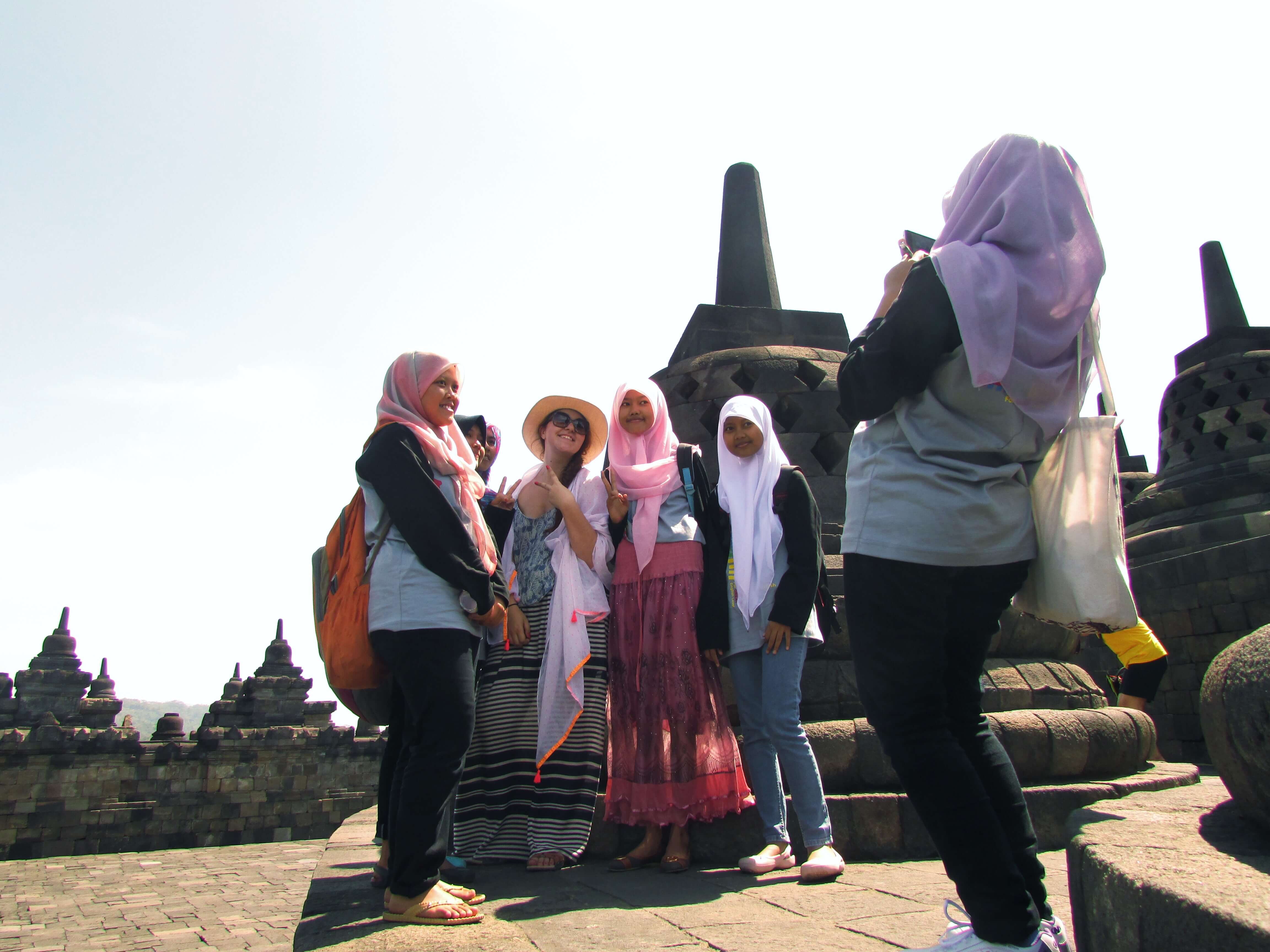 Etudiants, Borodubur, Indonésie