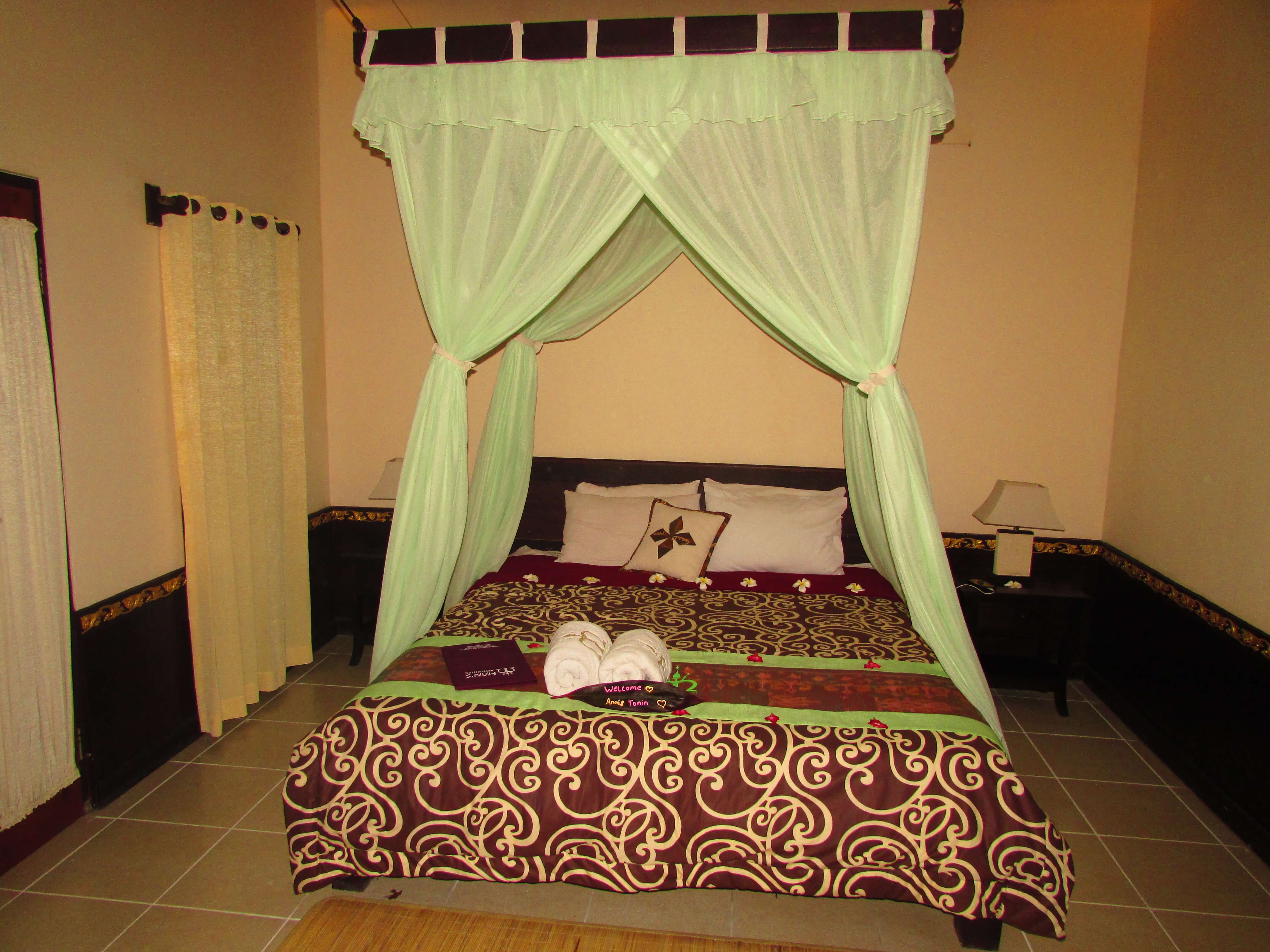 Man's cottage bedroom, Pemuteran