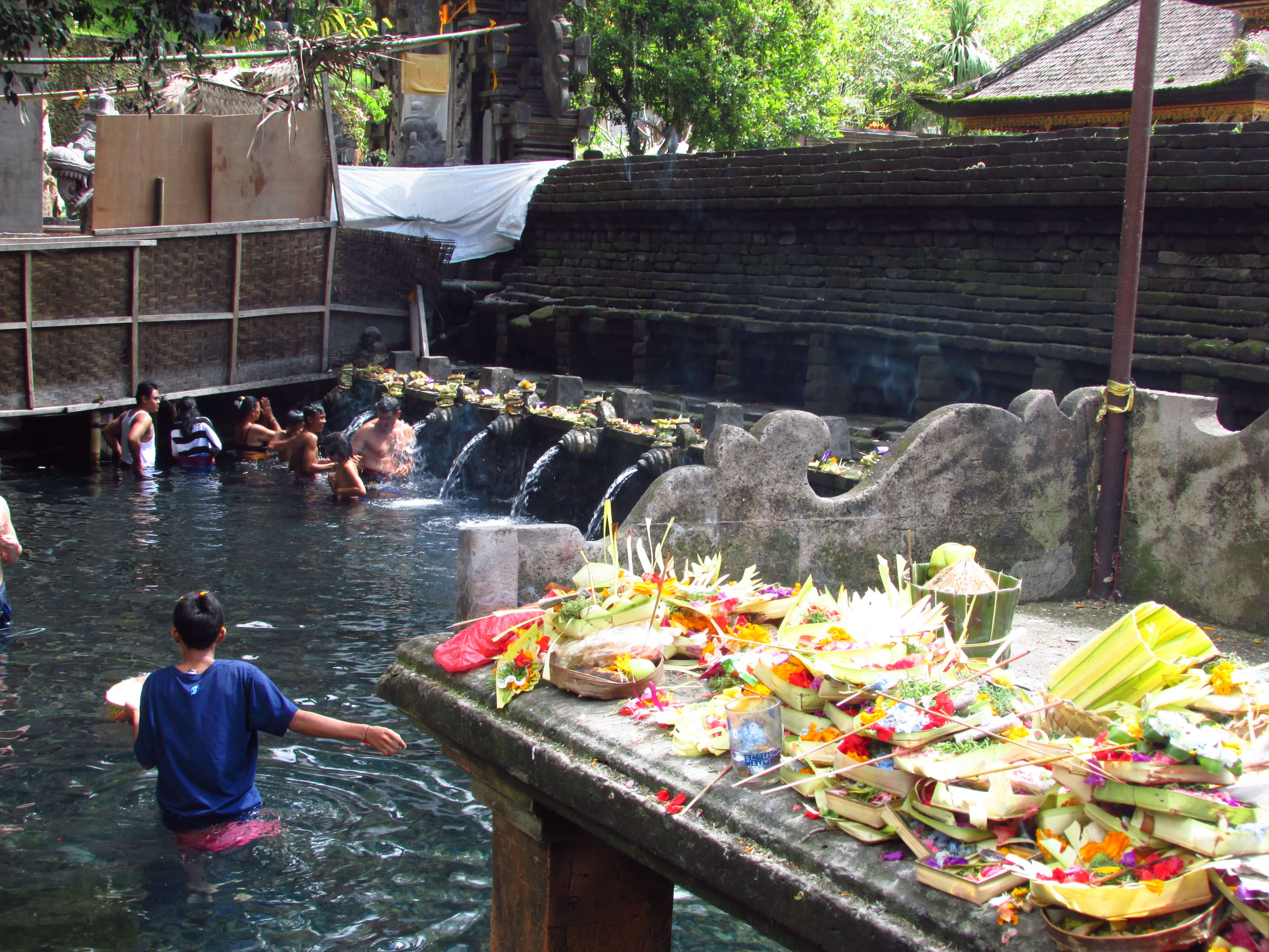 Offrandes, Tirta Empul, Bali