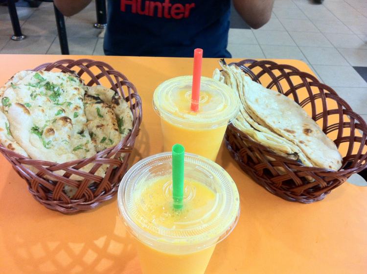 Cheese Naans, Little India, Singapour