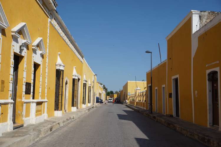 Façades jaunes d'Izamal, Mexique